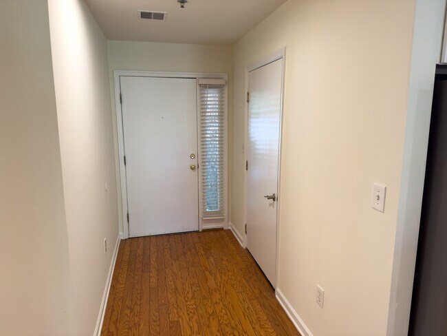 Foto del edificio - 858 Nittany Ct