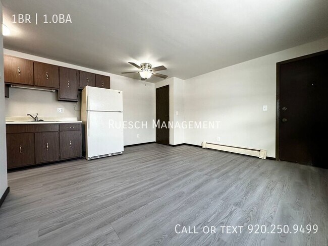Building Photo - Recently Renovated 1 Bedroom 1 Bath Lower ...