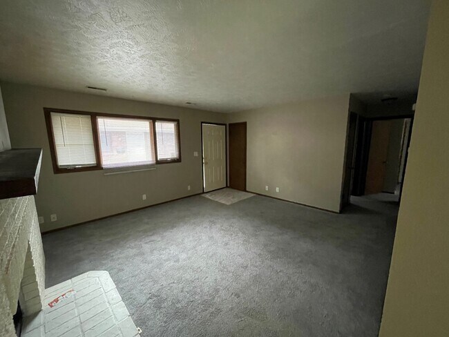 Building Photo - 3131 Orchard St