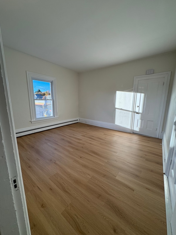 Building Photo - 76 Elm St