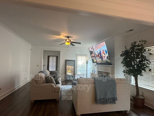 Foto del edificio - 1089 Garnet Dr