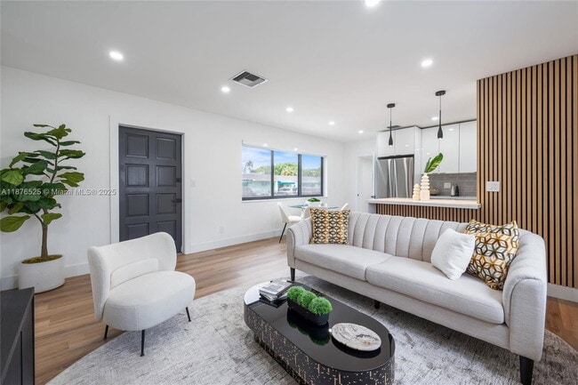 Photo - 1201 N 16th Ave House