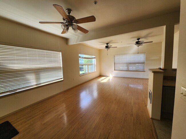 Foto del edificio - Darby Estates 3 Bedroom Condo