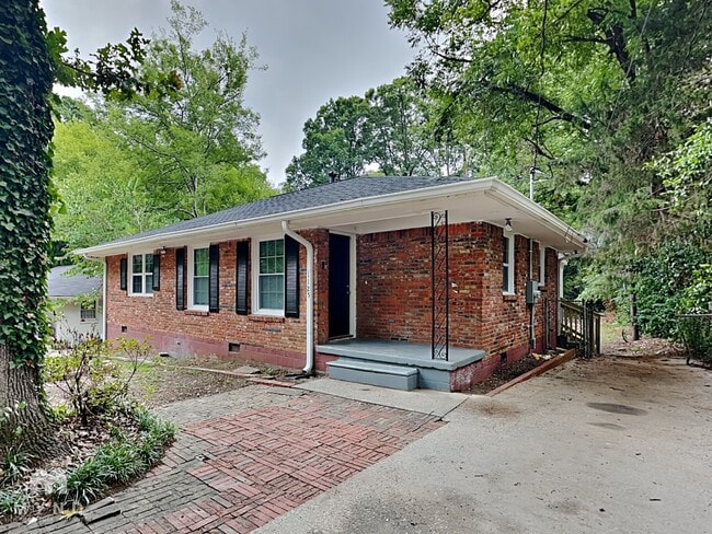 Building Photo - 1125 Curtis Dr