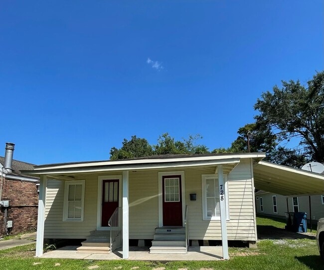 Building Photo - 4 Bedroom House in Port Allen