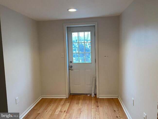 Foto del edificio - 1828 E Pratt St