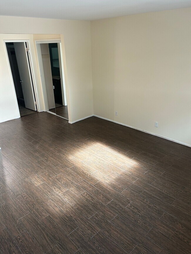 Foto del edificio - 26130 Narbonne Ave