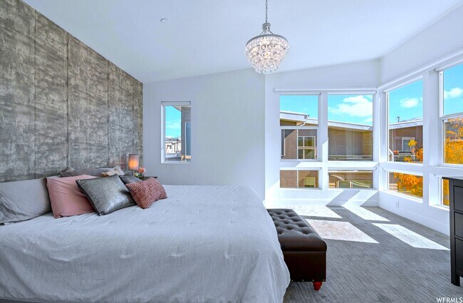 Foto del edificio - 1067 W Rooftop Dr