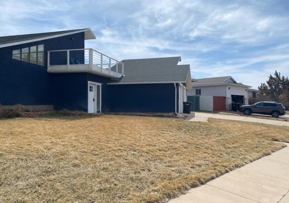 Foto principal - 2166 N Wedgewood Ln