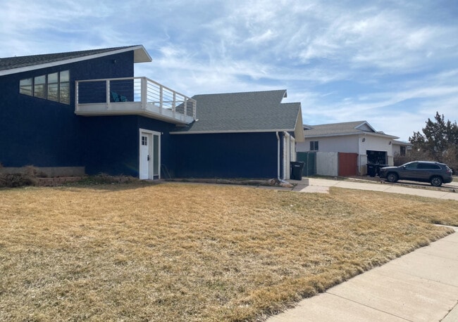 Building Photo - 2166 N Wedgewood Ln