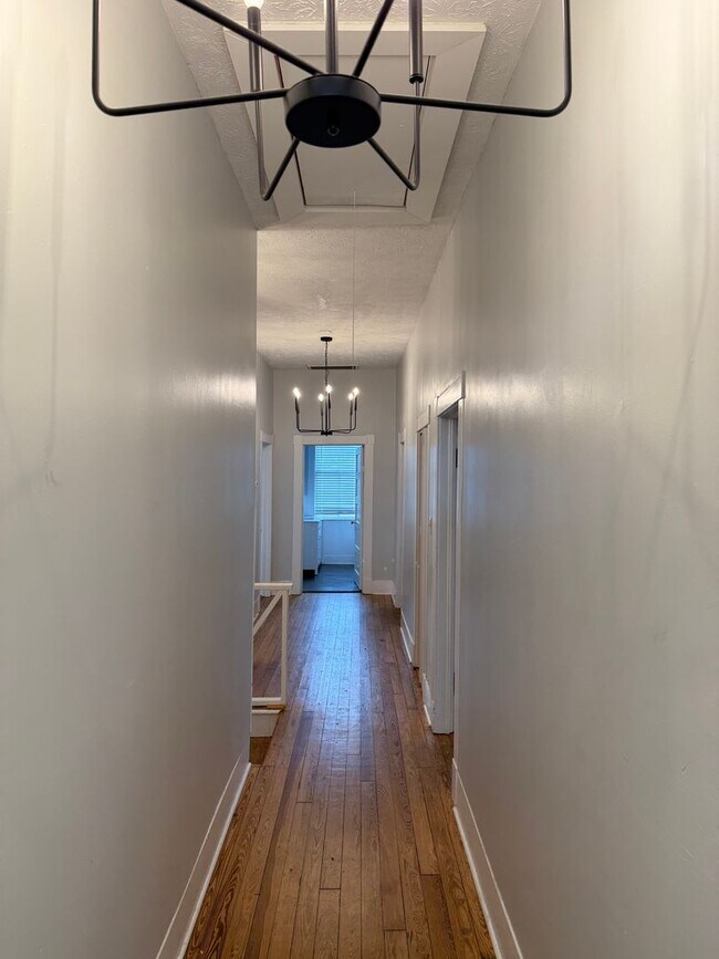 Building Photo - 11-15 E 32nd St