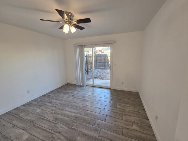 Foto del edificio - 4735 E Caballero St