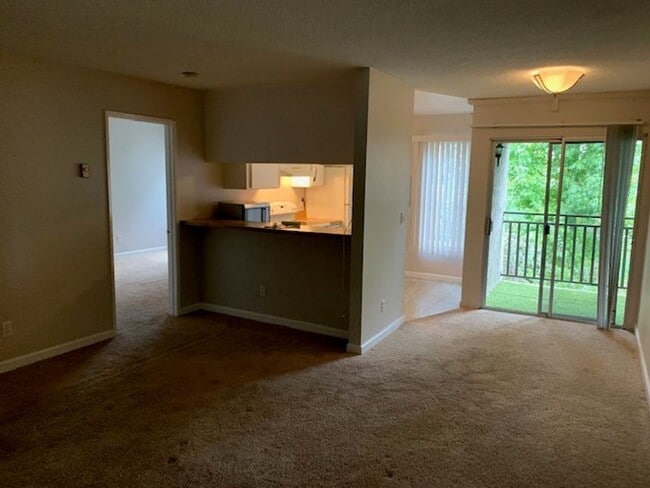 Foto del edificio - Spacious 1 Bedroom Parkway Pointe Condo!