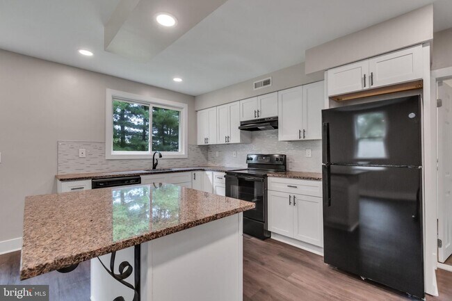 Foto del edificio - 519 Linton Hill Rd