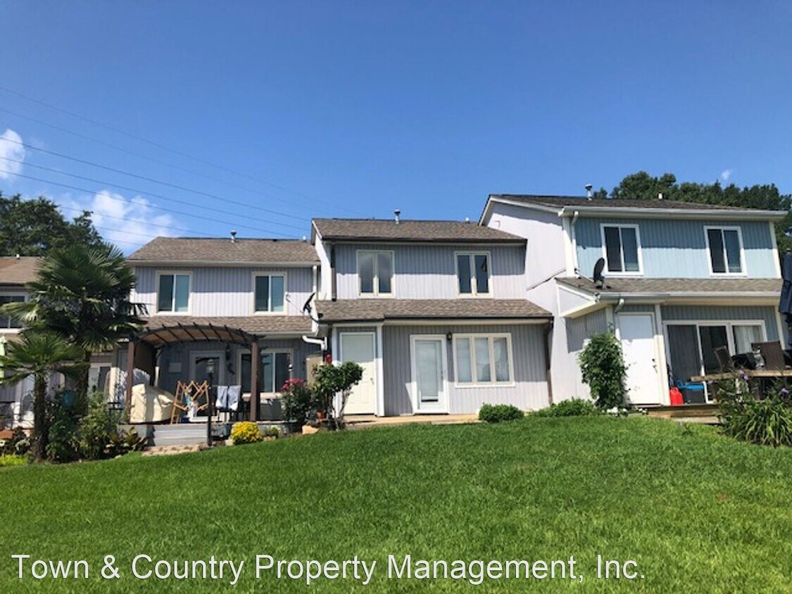 3 br, 2 bath House 116 Lake Ridge Drive House Rental in Six