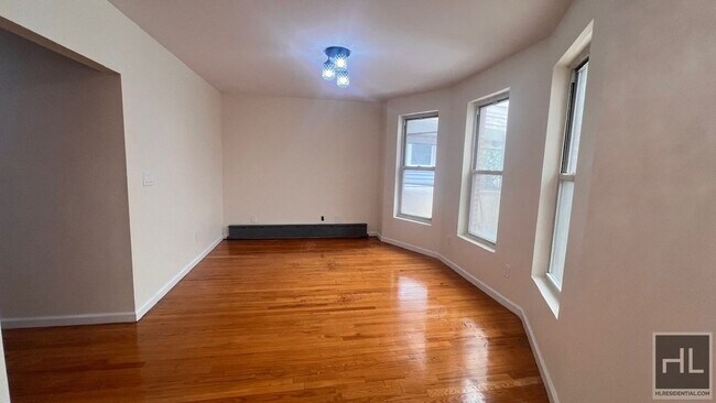 Foto del edificio - 350 E 5th St