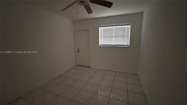 Foto del edificio - 5210 NW 16th St