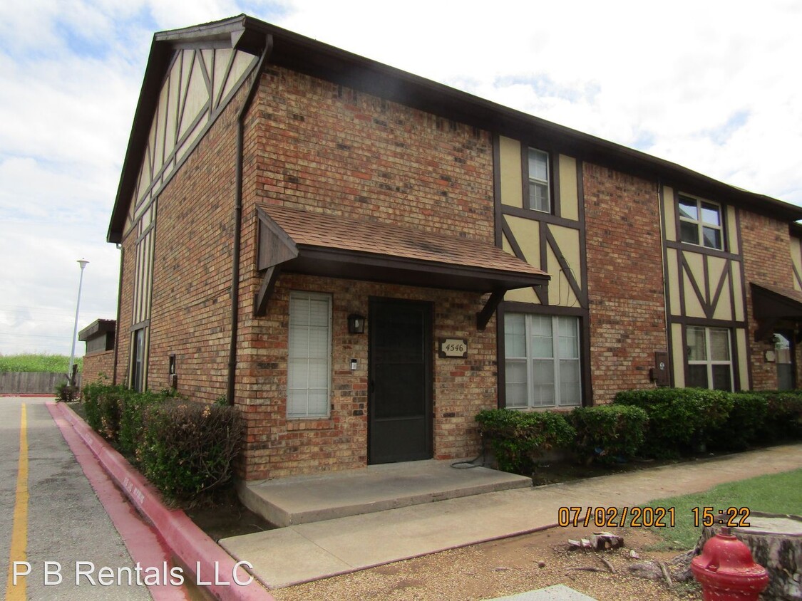 Foto principal - 2 br, 2.5 bath House - 4546 NE Arlington A...