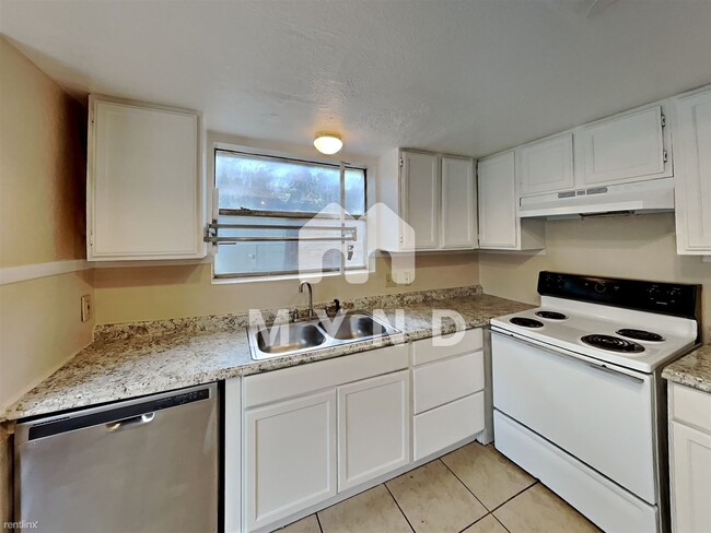 Building Photo - 4 br, 2 bath House - 329 Deer Creek Rd