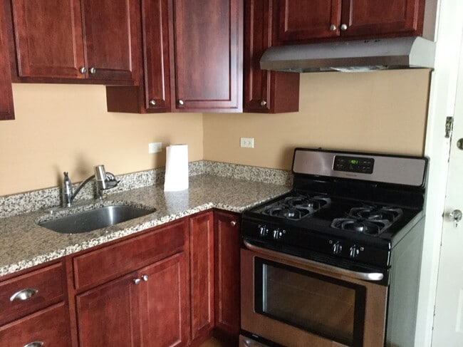 Stove - 113 N Batavia Ave