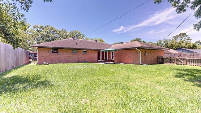 Building Photo - 4826 Waynesboro Dr
