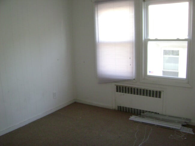 Building Photo - 27 Illinois Ave