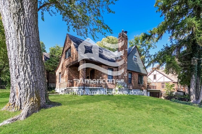 Foto del edificio - 297 E Melford Ave