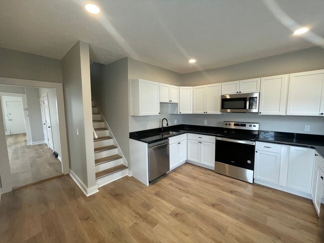 Building Photo - Beautiful 2 Bed house