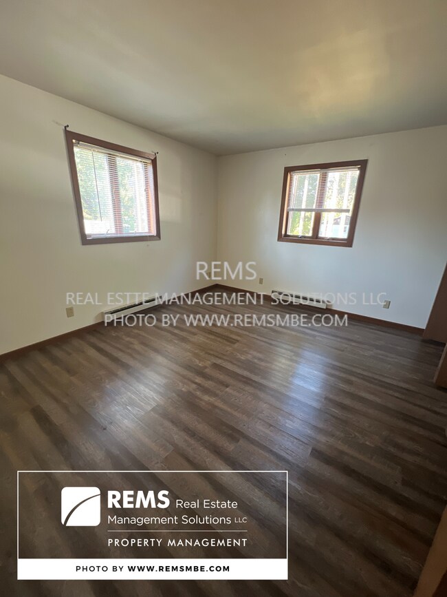 Foto del edificio - 210 W John St