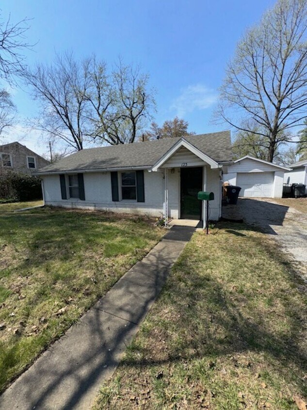 Primary Photo - 123 South Kenmore Drive, Evansville, India...