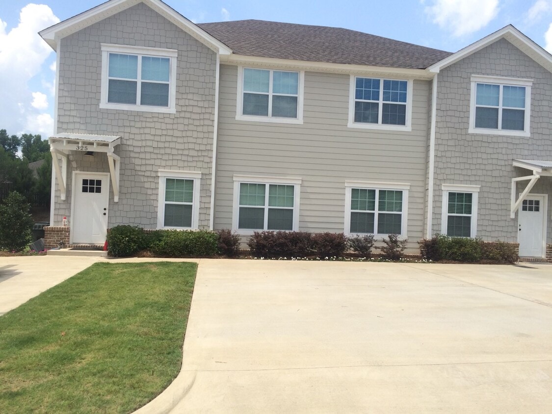 327 Jack Hampton Dr, Auburn, AL 36830 Townhome Rentals in Auburn AL
