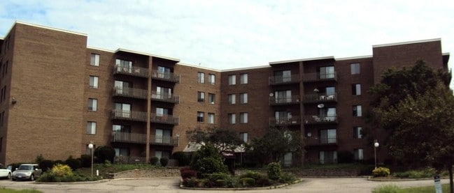The Spyglass Apartments Cincinnati Oh Building Photo The Spyglass