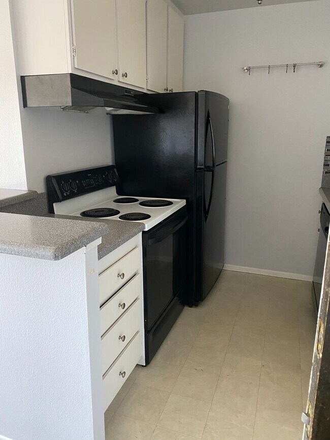 Foto del edificio - Gorgeous One Bedroom Condo in the heart of Fashion Valley