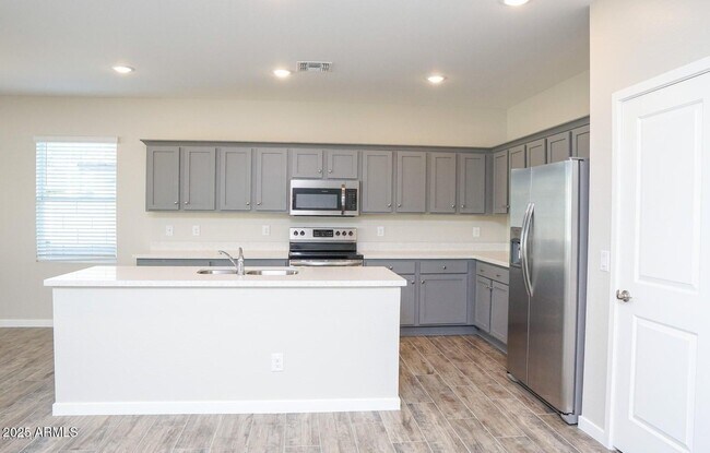 Foto del edificio - 15835 N 65th Ave