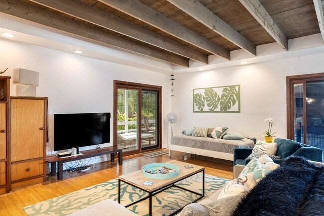 Building Photo - 140 N Kalaheo Ave