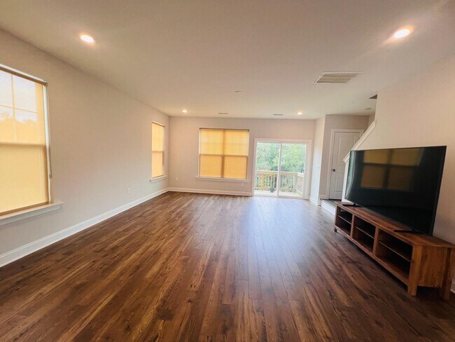 Foto del edificio - 1015 Falling Rock Pl