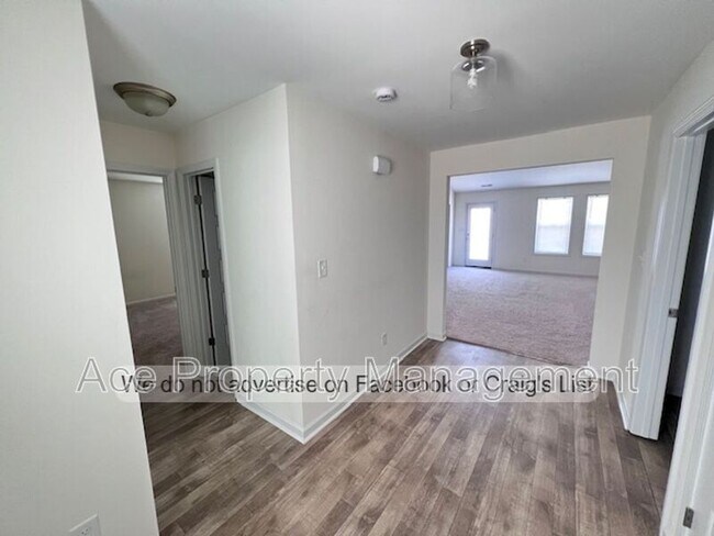 Foto del edificio - 1717 Ramsdale Rd