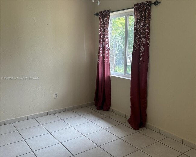 Foto del edificio - 1027 E 20th St