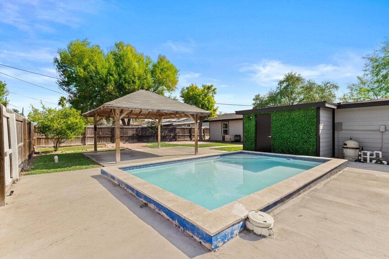 Foto principal - 218 W Williamson Ave