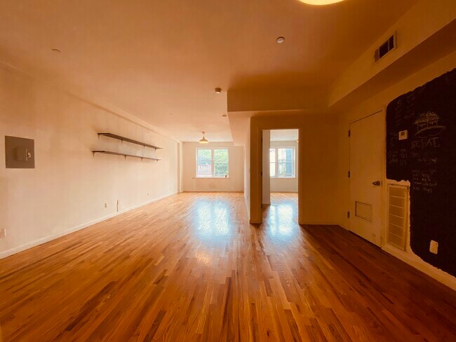 Foto del edificio - 937 Broadway