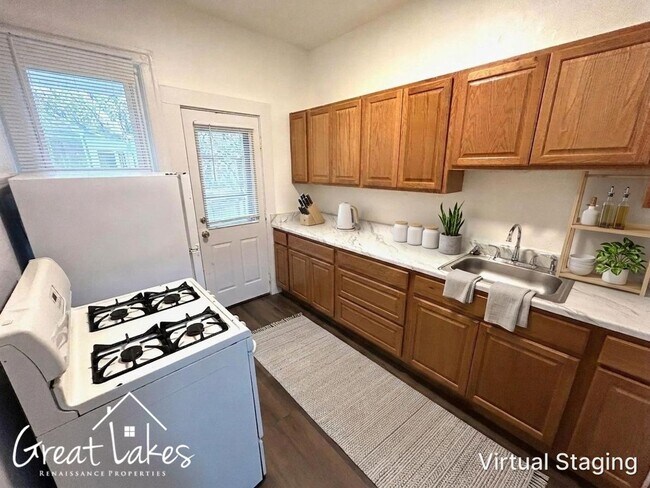 Foto del edificio - Beautiful 2 Bedroom 1 Bathroom now available for rent