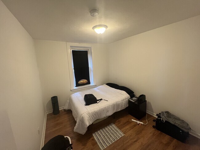 Foto del edificio - 145 Endicott St