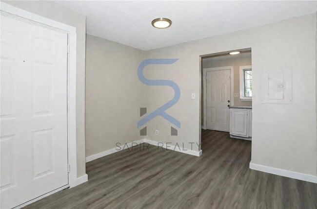 Foto del edificio - 2055 Alison Ct SW