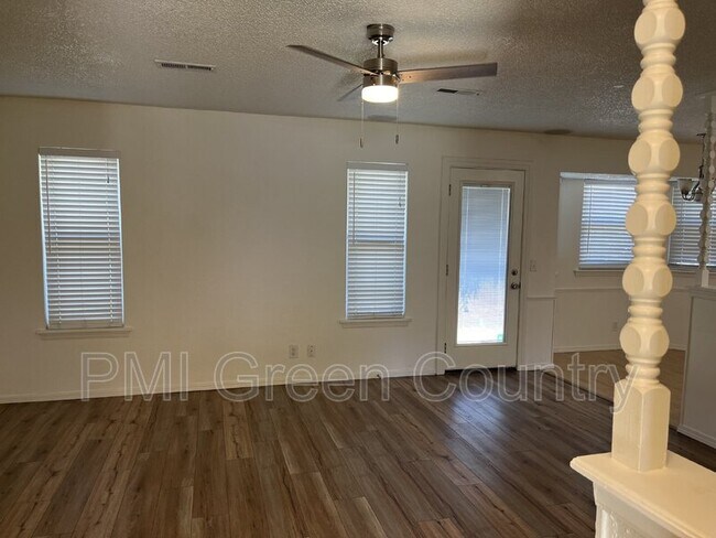 Foto del edificio - 1616 S Sycamore Ave