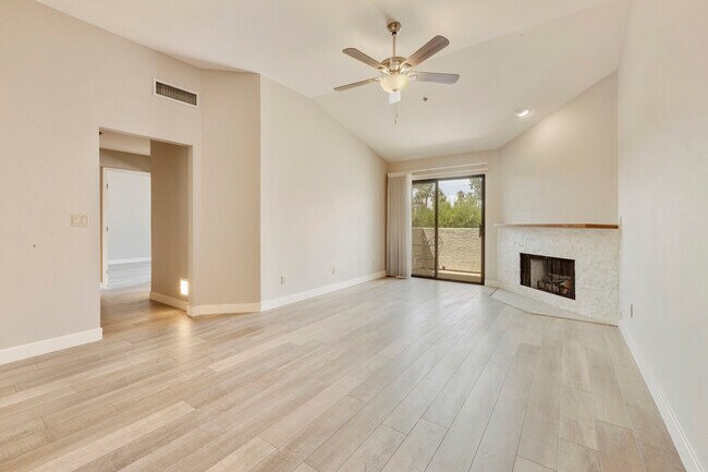 Living Room - 11515 N 91st St