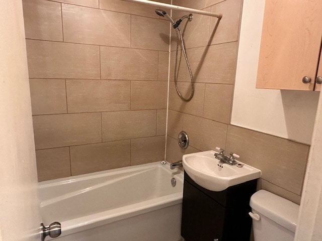 Building Photo - 646 Admirals Rd