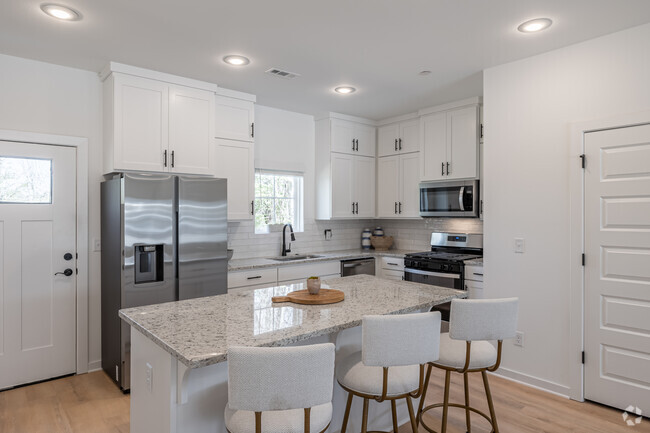 2BR, 2.5BA - 1,250 SF - Kitchen - Garland Luxury Living