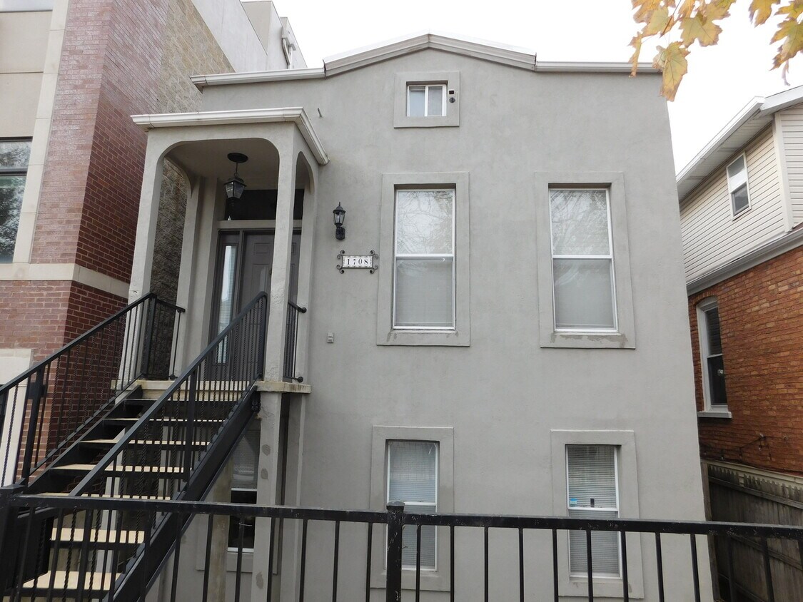 Primary Photo - 1708 S Newberry Ave