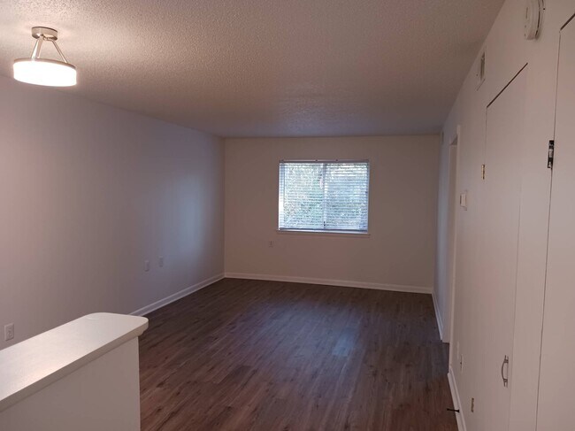 Foto del edificio - 1602 Eagles Pl