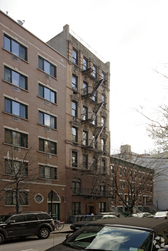 Primary Photo - 611 E 11th St